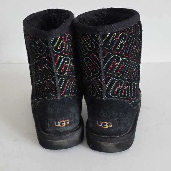 UGG | Kids' Classic II Graphic Stitch Boots black suede Shearling Sz 1 - Picture 4 of 6